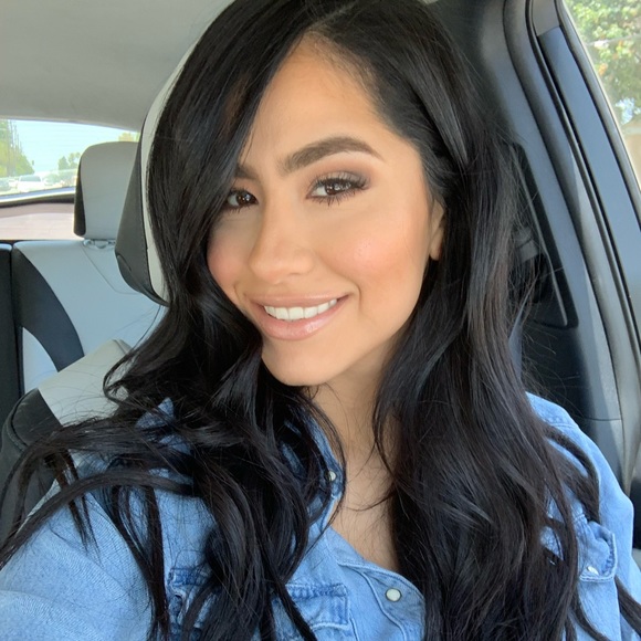 Meet your Posher, Gabby - Picture 1 of 1